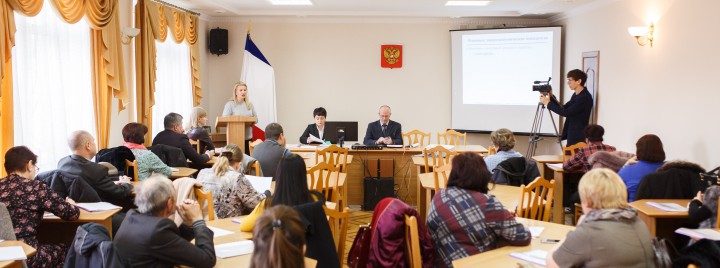  В Институте экономики и управления проведен научно-образовательный семинар по экономике для учителей школ