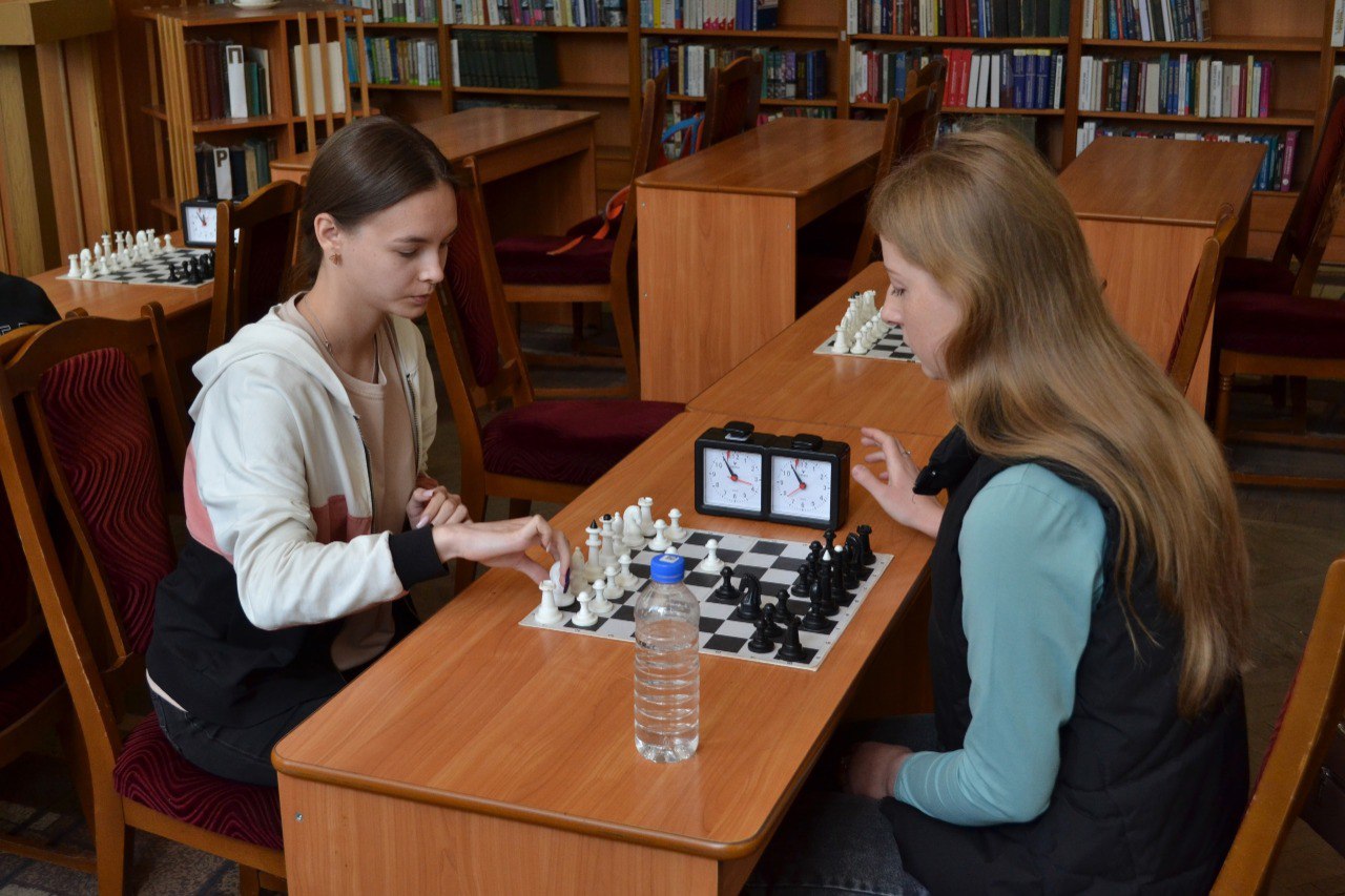 СТУДЕНТЫ ИНСТИТУТА ЭКОНОМИКИ И УПРАВЛЕНИЯ ЗАВОЕВАЛИ ПРИЗОВЫЕ МЕСТА В ЧЕМПИОНАТЕ КФУ ИМ. В.И. ВЕРНАДСКОГО ПО ШАХМАТАМ