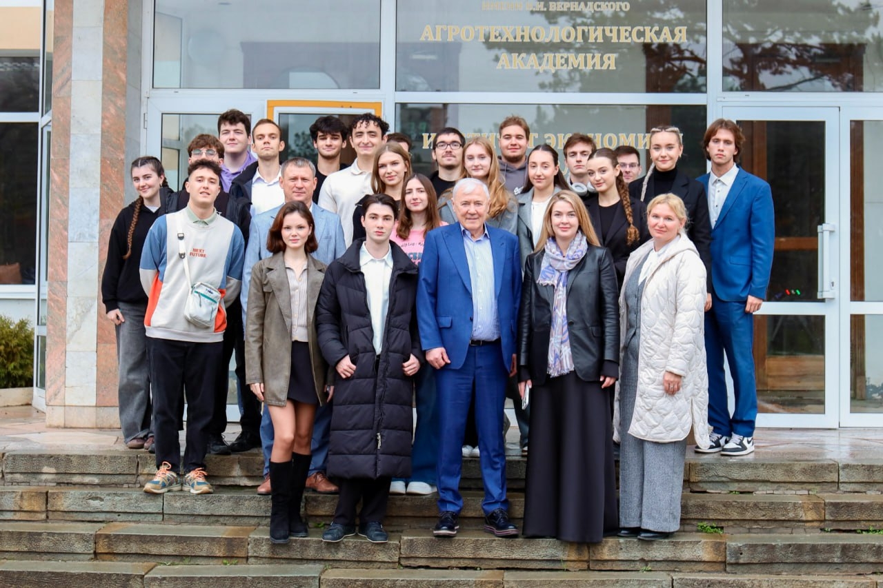 Просветительская лекция депутата Государственной Думы РФ, Председателя Совета Ассоциации банков России Анатолия Аксакова для студентов Института экономики и управления