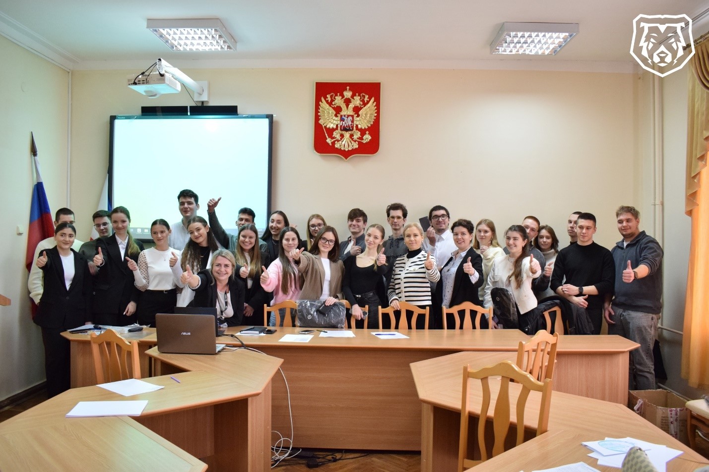 Интеллектуальная бизнес игра «ЭкономIQ: студенческая лига» прошла в институте экономики и управления