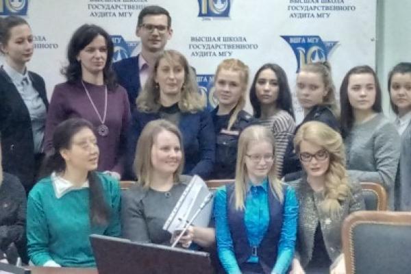  Состоялся ежегодный круглый стол «Современные перспективы развития студенческой науки», посвященный Дню российской науки