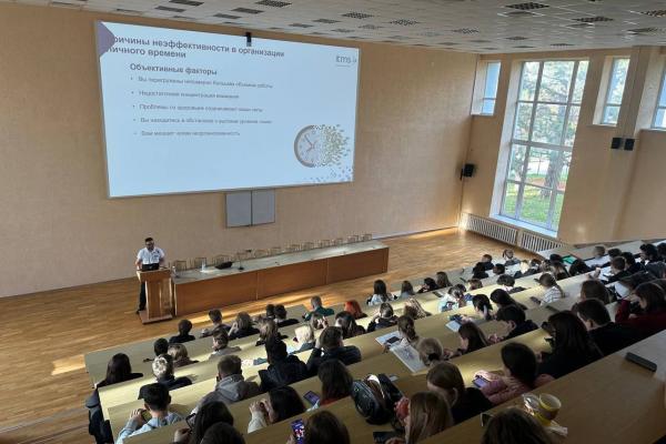 РЕАЛИЗАЦИЯ ПРОЕКТА «ПЕРСОНАЛЬНАЯ КАРЬЕРНАЯ НАВИГАЦИЯ» В ИНСТИТУТЕ ЭКОНОМИКИ И УПРАВЛЕНИЯ