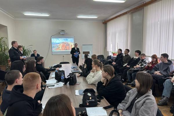 В РАМКАХ ДНЕЙ КАРЬЕРЫ ИНСТИТУТА ЭКОНОМИКИ И УПРАВЛЕНИЯ СОСТОЯЛАСЬ ВСТРЕЧА С ПРЕДСТАВИТЕЛЯМИ КЕРЧЕНСКОГО ФИЛИАЛА ФГУП «УВО МИНТРАНСА РОССИИ»