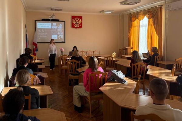 Конкурс чтецов «Стихи для самой родной», посвященный Дню матери в России