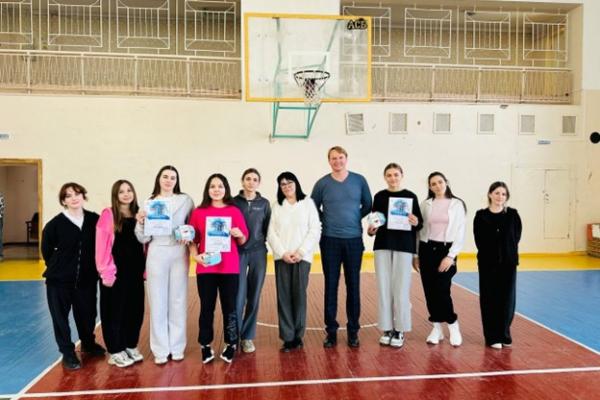 Спортивный конкурс «Девушки в движении»: праздник силы, грации и командного духа к 8 Марта